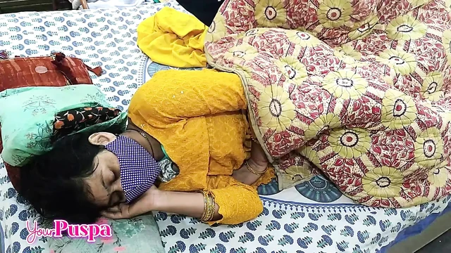 Hintli Kadın Saasu Maa yaramaz dammad ile sikiliyor, sasu maa sert sikiş için davet ediliyor