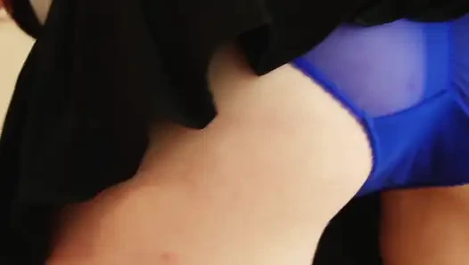 Muhteşem sarışın hakem Sapphire bir sonraki maçtan önce saçlarını indirmeye karşı değil