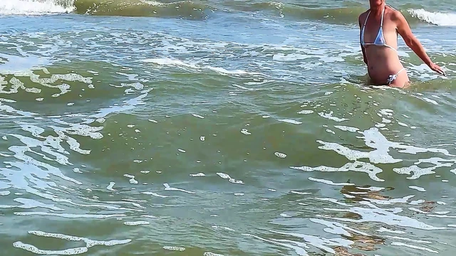 Ateşli evli kadın plajda