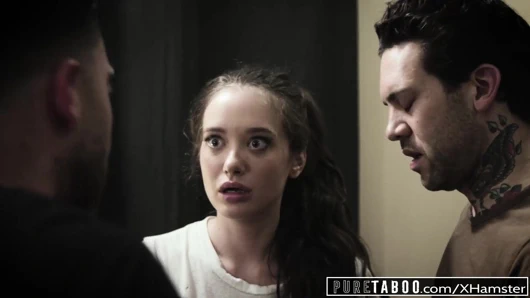 Saf tabu gia paige'in 2 üvey kardeşiyle ilk dp'si