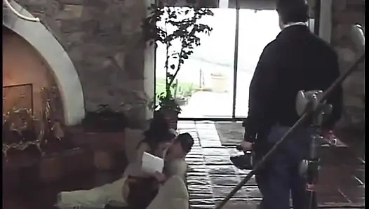 Yönetmen çekime başlamadan önce yıldızlarına son talimatları veriyor