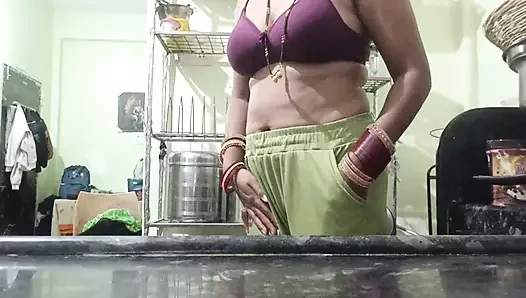 Ateşli yenge ketichen'de erkek arkadaşını sikiyor