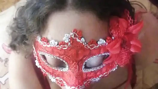 Zengin bir oral seksin tadını çıkarıyorum