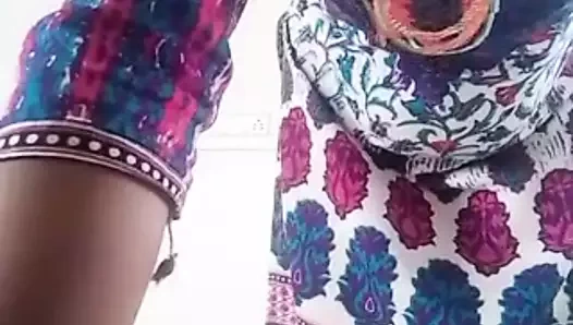 Swetha - tamil karısı evden çıplak