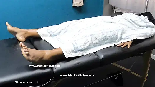 Seksi zenci amına yağlanıyor masaj - parmaklama sikiş orgazmı