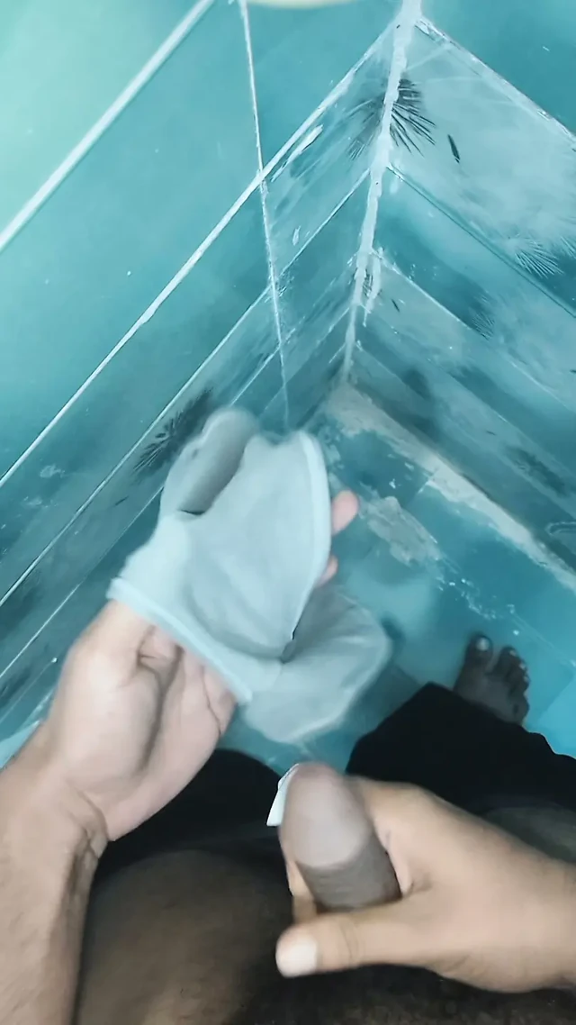 Yalnız çocuk baldızının pantolonuna💦 vurdu.