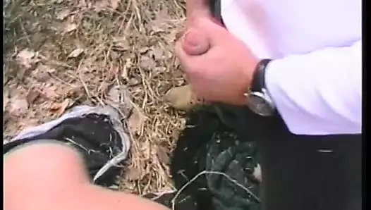 Muhteşem genç memeli güzel genç esmer sürtük için dörtlü seks