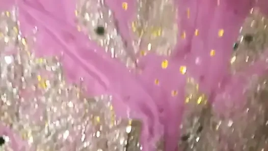 Desi Pakistanlı pathani evli kadın erkek arkadaşını çağırıyor ve amını sikiyor