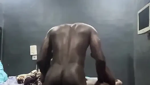 Sert ve zor gece amcığım sikiliyor