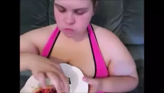 Seksi boşalmak sürtük yeme hotdog cover içinde kalın boşalmak