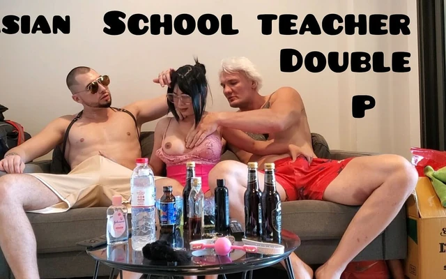 Азиатская тайская учительница сквиртует от двойного проникновения