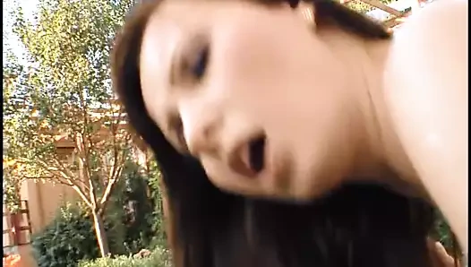 Notgeile Touristin am Pool Hardcore in die enge Fotze gefickt