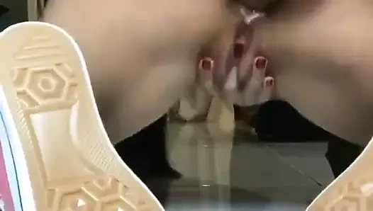 Az önce komşunun kızını siktim