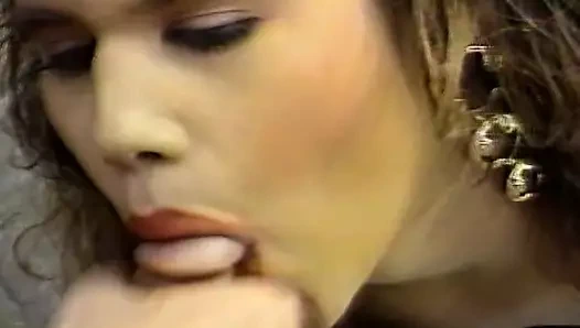 Bu zenci çarpıcı sürtüğün yarağını memnun etmeye hazır mısınız