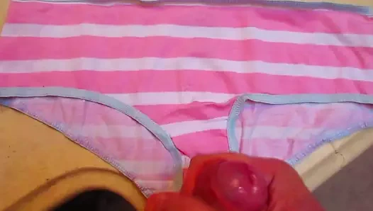 Külot üzerinde boşalmak