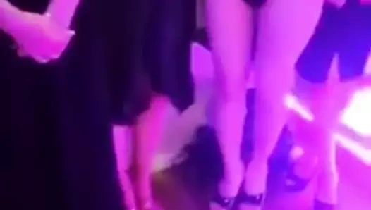 Benim kulübüm - şu güzel kızlara bak