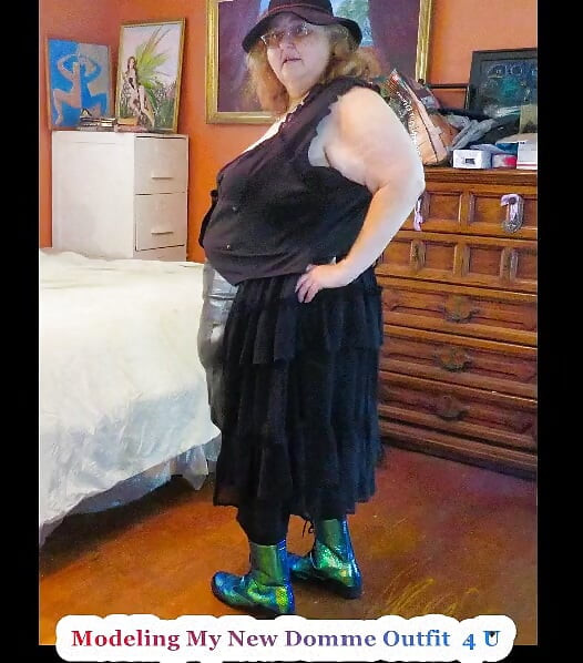 Yeni domme kıyafetimi modelliyorum 4 U fotoğraflardan sessiz video