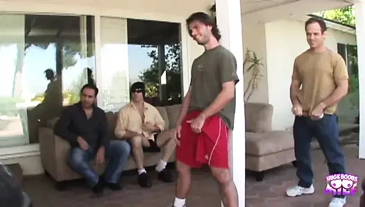 Açık havada barbekü partisi grup seks domaltarak başladıktan sonra çok fazla sosisle ilgili oldu