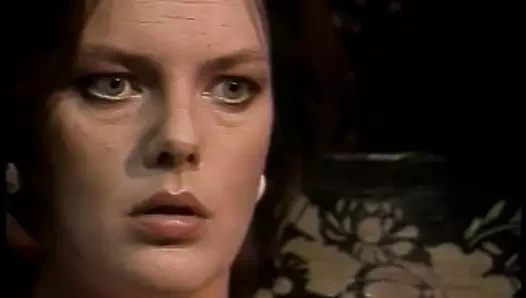 azgın delisi vuruş ve derin boğaz bir uzun beyaz horoz sonra alır delinmiş