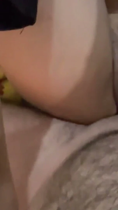 Desi 18+ Afgan kolej kızı Hintli tarafından amına boşaltılarak sikiliyor | Klip 1