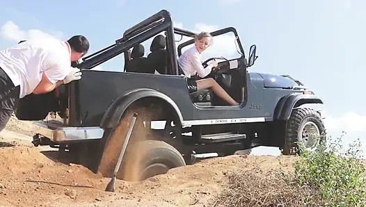 Arabadan in ve arabayı daha sert it...