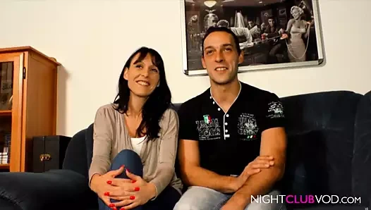 Geile MILF wird vom Nachbarn gepoppt