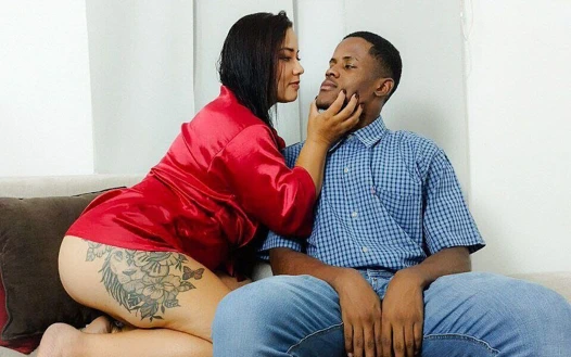 Üvey anne güzel bir hediye alıyor, sonunda teşekkür ediyor