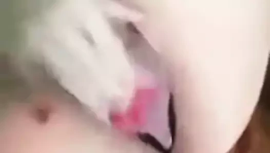 Sert seks ve boşalmak üzerinde the phone