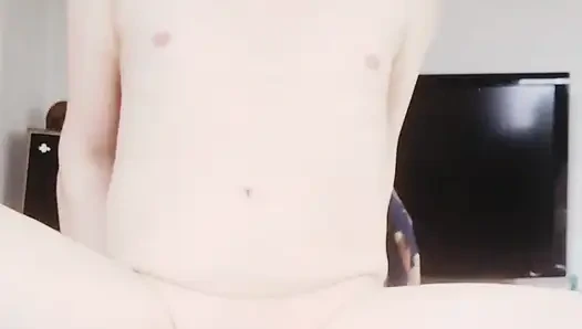 Üstüne bin. Sonunda eller tarafından küçük yardım. Dölü her yerine yayıyor