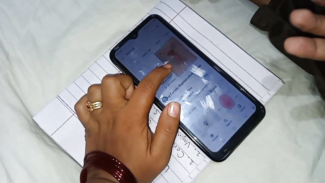 Üvey anne Hintçe seks eğitimi veriyor