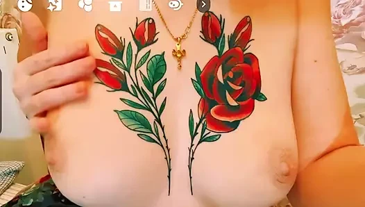 dövmeli göğüsler