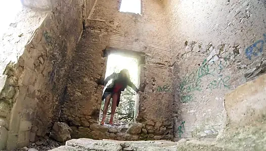Lusty Chica pink'in güçlü vücutlu sikiş deliği spermle dolu biraz görünüyor