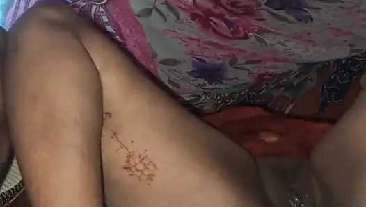 Erkek arkadaşımın penisini emdim ve o amımı yaladı.