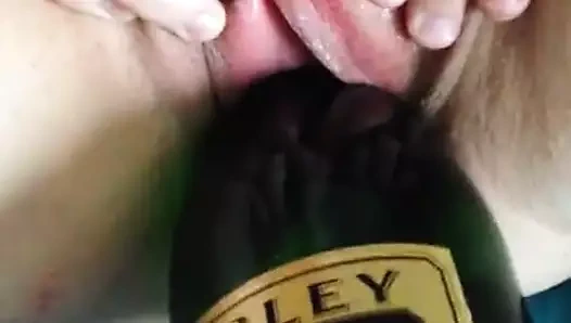 Şampanya şişesi iyi kullanıldı