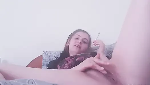 Sulu götümü görebilmen için bacaklarımı açıyor