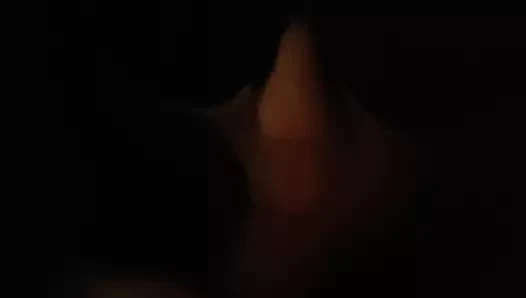 Koleginica pusi za vreme radnog vremena