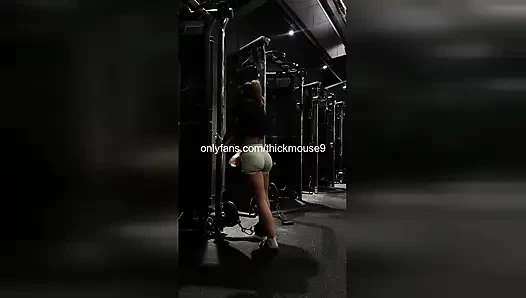 Winziges 18-jähriges jungfräuliches loch gefickt, roher deadlift-slip