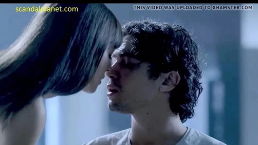 Monica bellucci sert becerdin!