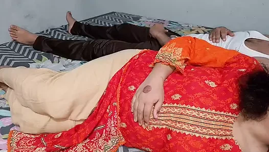 Üvey anne üvey oğluna "Ne yapıyorsun?" diye sordu.