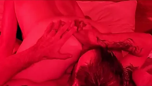 Jade ve Damon otelde kırmızı bir gece