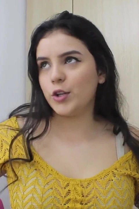 Üvey kız kardeşim arabam karşılığında bana lezzetli bir sakso çekiyor