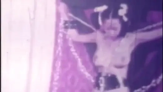 Desiree West vajinamı yalıyor