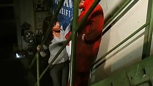 Amcık sikiliyor Alman sürtük gece dışarı çıktıktan sonra sikiliyor