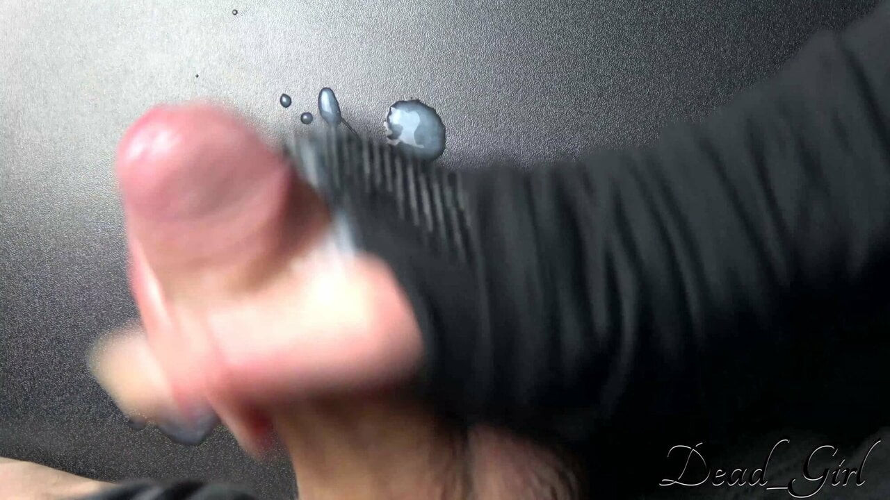 Sürtük + 18 büyük bir horoz için bir handjob verir