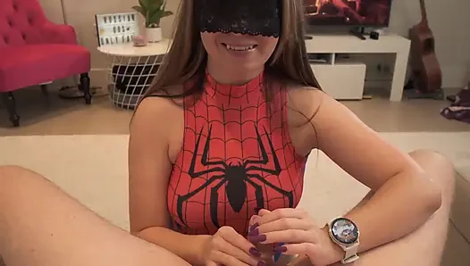 İtaatkarım için yeni oyuncak aldım