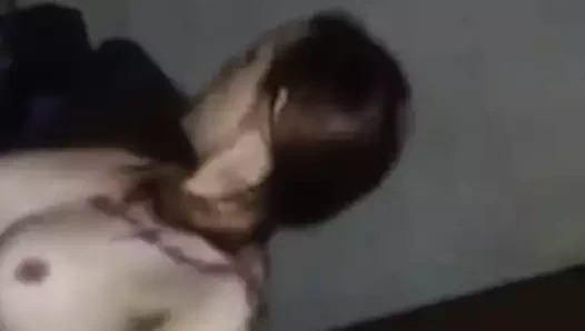 Kız arkadaş yarak emiyor