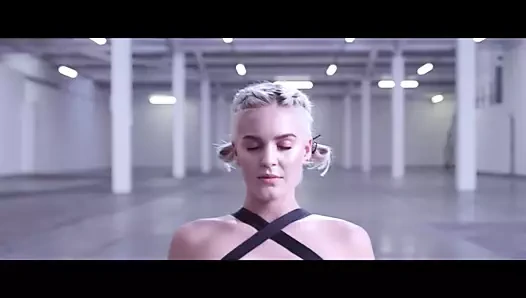 GODDESS KNOXLY GIANTESS