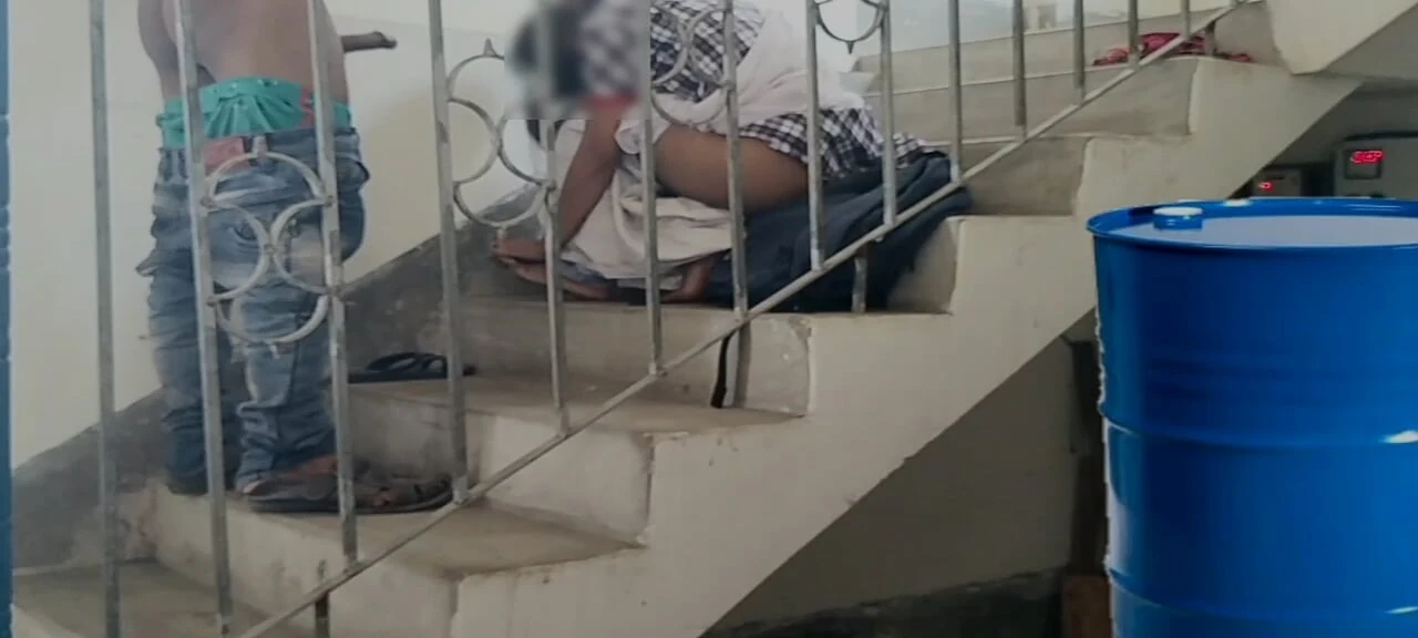 Must See: Student Girl And Teacher Of College Siri Apna Cam Start Diya (Uncut) - London Special