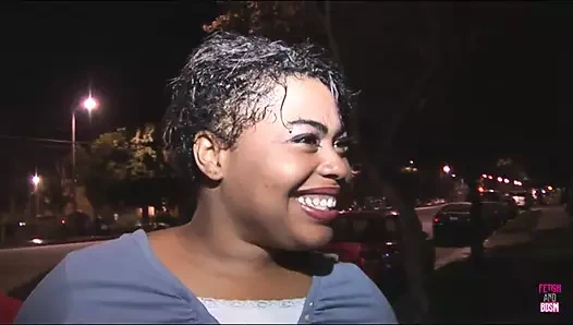 Güzel ve tıknaz zenci bebek domaltarak sikiş seansında beyinlerini siktiriyor