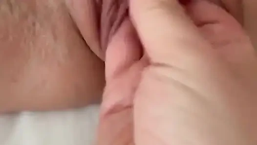 Yumruklanıyor ve sikiliyor